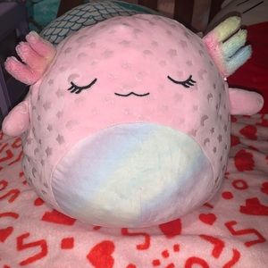axolotl glow in the dark squishmellow i don’t need it anymore. new never used